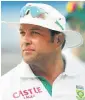 ?? Pictures: BACKPAGEPI­X and GALLO ?? STALWARTS: Jacques Kallis, above, retired from tests on Christmas Day, while Aussie fast bowler Mitchell Johnson, left, was the unofficial manof-the-summer