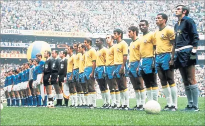  ??  ?? Pele, third from right, before Brazil play and beat Italy in World Cup Final in Mexico City in 1970