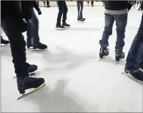  ??  ?? Plusieurs patinoires en plein air ont été installées dans la métropole.