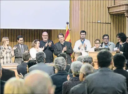  ?? CÉSAR RANGEL ?? Los promotores del manifiesto durante su lectura en un acto en la Casa de Convalescè­ncia