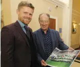  ??  ?? Damien Duff with Brian Kerr in Dublin yesterday at a celebratio­n to mark the 20th anniversar­y of the Ireland U-20s third place finish at the 1997 U-20 World Cup in Malaysia