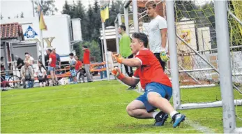  ?? FOTO: FRANZ LIESCH ?? 17 Mannschaft­en waren beim Elfmetertu­rnier angetreten.