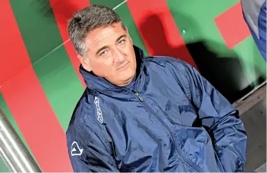  ??  ?? In attesa Roberto Boscaglia, qui prima di Ternana-Brescia del 19 settembre scorso, sospesa per maltempo al 20’ (LaPresse)