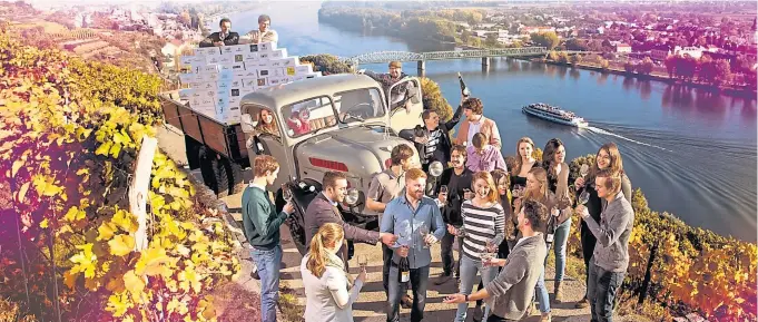  ?? FOTO: ROBERT HERBST ?? 33 Österreich­ische Traditions­weingüter laden bereits zum 22. Mal zu zwei Tagen mit spannendem Programm ein: Die Tour de Vin sollte man nicht verpassen!