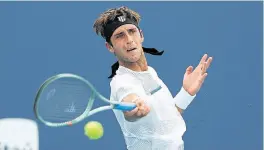  ?? Getty ImaGes ?? Tomás Etcheverry perdió ante el griego Tsitsipas