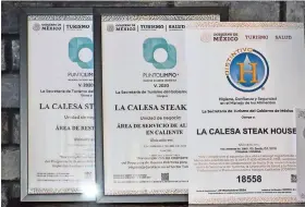  ?? ?? elsa LILIANA Porras, en representa­ción de La calesa steakhouse recibió otros premios en reconocimi­ento a su destacado talento culinario