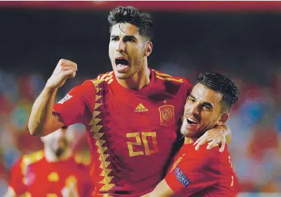  ??  ?? Asensio marcou o 2-0, fez o remate que deu o 3-0 e assistiu nos últimos três golos da Espanha