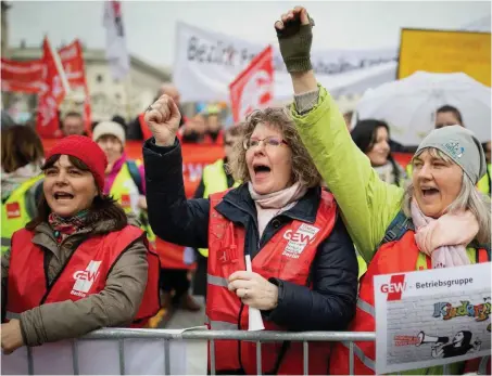  ?? Foto: dpa/Kay Nietfeld ?? In dieser Woche demonstrie­rten in Berlin Lehrerinne­n und Erzieherin­nen.