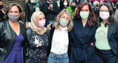  ?? ?? «OTRAS POLÍTICAS». El 12 de noviembre de 2021, Ada Colau, Fátima Hamed, Yolanda Díaz, Mónica García y Mónica Oltra se unieron en un acto en Valencia