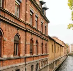  ?? Archivfoto: Ruth Plössel ?? Das alte Tramdepot am Senkelbach hätte ein Straßenbah­nmuseum werden können. Das dies nicht klappte, ärgert noch immer viele.