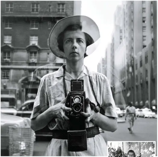  ?? ?? WITNESS: A self-portrait of Vivian Maier in a shop window in New York in the 1950s. Inset, right: Girl on a swing, 1955