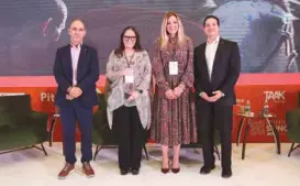  ?? ?? l Javier Arribas-Quintana, Claudia Estévez, María Ariza y el moderador Arturo Fernández en el evento.