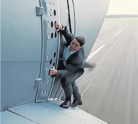  ??  ?? Tom lo hizo de nuevo. Ocho veces repitió la peligrosa escena del Airbus.