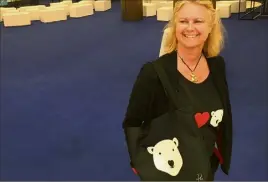  ?? (Photo C. C.) ?? Fan depuis l’enfance des ours polaires, Ludovica finance aujourd’hui des actions pour leur protection grâce à la marque Polar Bear.