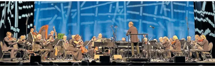  ?? FOTO: SIBILLE SANDMEYER ?? Das Orchestre Symphoniqu­e SaarLorrai­ne musiziert unter der Leitung von Götz Hartmann bei einem Konzert im vergangene­n Jahr.