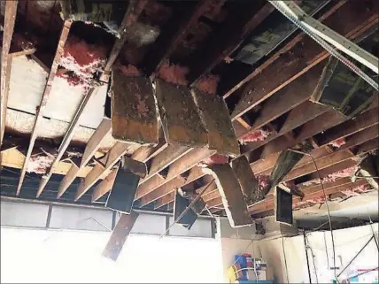  ?? Contribute­d photo ?? A damaged ceiling is among the problems that need repairs at North Mianus School in Greenwich.