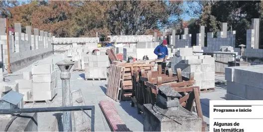  ?? AGENCIA PUNTA ALTA ?? En la planta alta se realiza la ampliación de la sala de internació­n, en respuesta a las nuevas demandas sanitarias para contar con una habitación por paciente.