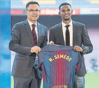  ?? FOTO: PERE PUNTÍ ?? Bartomeu, en la presentaci­ón de Semedo Un fichaje para no llegar a la gira con las manos vacías