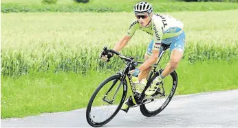  ?? Od nové sezony bude Roman Kreuziger hájit barvy týmu Orica-BikeExchan­ge. FOTO ČTK ?? Tři roky v Tinkoff-Saxo.