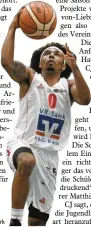  ?? Foto: Marcus Merk ?? Der Leitershof­er Basketball­Profi CJ Carr gibt in Neusäß auch mal Sportunter­richt.