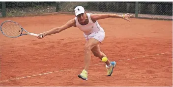  ?? FOTO: ADAMS ?? Steht auf Platz fünf der Weltrangli­ste der Über-65-jährigen Tennisspie­lerinnen: Reinhilde Adams