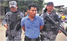  ??  ?? Implicado. El sacristán fue capturado como principal sospechoso del homicidio del sacerdote el 10 de junio de este año en la colonia Las Margaritas de Nahuizalco.