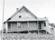  ??  ?? The Dionne quintuplet­s’ homestead shown in 1936.