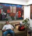  ?? —ALMAMICLAT ?? Roger Mangahas with Imelda Cajipe Endaya paintings