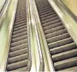  ?? SYMBOLFOTO: DPA ?? Defekte Rolltreppe­n ärgern die Fahrgäste in Köln.