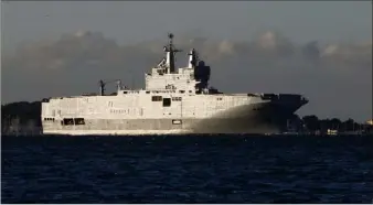  ?? (Photos Patrick Blanchard) ?? Après deux mois et demi de mission, le Mistral est rentré hier à son port d’attache. L’équipage va pouvoir profiter de quelques semaines de permission.