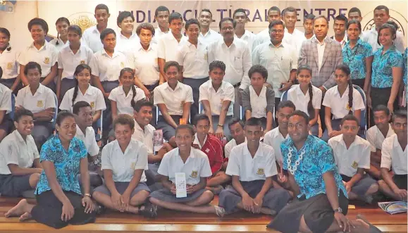  ?? Photo: Shahani Mala ?? Second Secretary of the Indian High Commission in Fiji Anil Sharma (standing third from right in the third row), Indian High Commission­er to Fiji Vishvas Sapkal (standing fourth from right, in the third row) and Indian High Commission’s Cultural Centre...