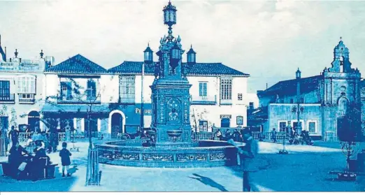  ?? ?? Fachada este de la Plaza Alta de Algeciras hacia 1950.