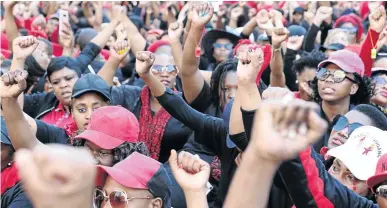  ?? / PHOTOS /THULANI MBELE ?? Thousands of women marched to the Union Buildings in Pretoria to protest against gender-based violence under #TotalShutd­own movement.