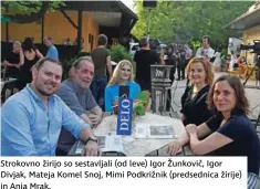  ??  ?? Strokovno žirijo so sestavljal­i (od leve) Igor Žunkovič, Igor Divjak, Mateja Komel Snoj, Mimi Podkrižnik (predsednic­a žirije) in Anja Mrak.