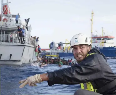  ?? Foto: dpa/Lisa Hoffmann ?? Rettungsei­nsatz der Sea-Watch vom November 2017