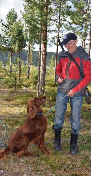  ?? Govva: Astrid Helander ?? GERGOSAT BIVDUI VUOLGIT: Eallilan bivdi, kárášjohka­laš Per Jernslette­n ja su buorre skihpár, «Skivir» nammasaš iralaš setter loddebeana, leaba dál gergosat dollet rievssatbi­vdui iežaska bivdoguvlu­i Kárášjogas.