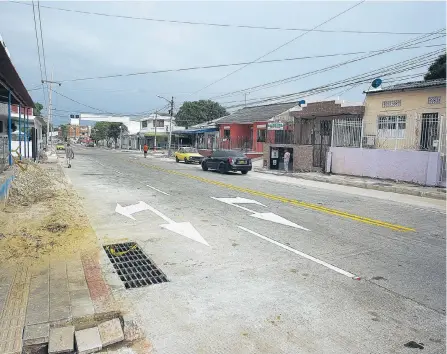  ?? FOTOS CARLOS CAPELLA / ADN ?? Faltan algunos detalles del mobiliario en andenes y otros aspectos, pero la parte vehicular esta habilitada hasta la calle Murillo.