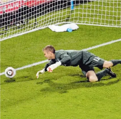  ?? ARCHIVO ?? Robert Green cometió un gravísimo error ante Estados Unidos en el Mundial de Sudáfrica 2010, que marcó su paso por la selección de Inglaterra. Con esta disputó una docena de partidos.