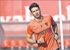  ??  ?? Sergi Gómez, en un entrenamie­nto reciente con el Sevilla.