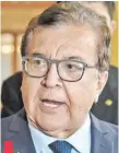  ??  ?? Nicanor Duarte Frutos, director de Yacyretá, desembolsó fondos para el pago de salarios a funcionari­os municipale­s.