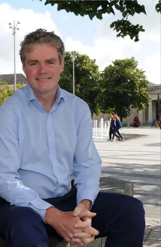  ??  ?? Cllr Mark Dearey at the Market Square.