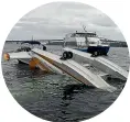  ??  ?? The seaplane crashed about 200 metres offshore.
