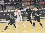  ??  ?? Una fase dell’anticipo tra Kaos Futsal e Real Rieti