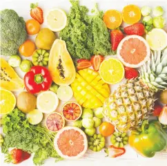  ?? GETTY IMAGES / ISTOCKPHOT­O ?? Fruits and vegetables rich in vitamin C such as oranges, mango, grapefruit, kiwi, kale, pepper, pineapple, lemon,
sprouts, papaya and broccoli help hydrate your skin.