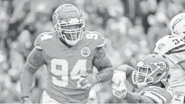  ??  ?? Outside linebacker Terrell Suggs was a late-season addition for the Chiefs after being released by the Cardinals.