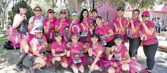  ??  ?? Grupo de corredoras provenient­es de Michoacán.