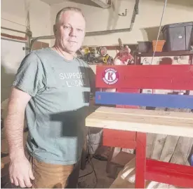  ?? CONTRIBUTE­D ?? Former Kentville Wildcat outfielder Shawn Fuller preserves some of the memories of Memorial Park by refurbishi­ng a bleacher seat.