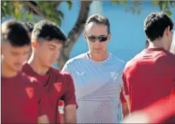  ?? ?? Julen Lopetegui, en el entrenamie­nto del Sevilla.