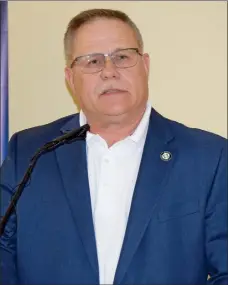  ?? SCOTT ANDERSON/SOUTHWEST BOOSTER ?? Jim Jones, Chief Administra­tive Officer for the City of Swift Current and a member of the Southwest Facility Foundation Board of Directors, spoke at the April 18 public launch of the Foundation.