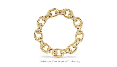  ??  ?? Patcharavi­pa, Clues Sepper S/S21 chain ring